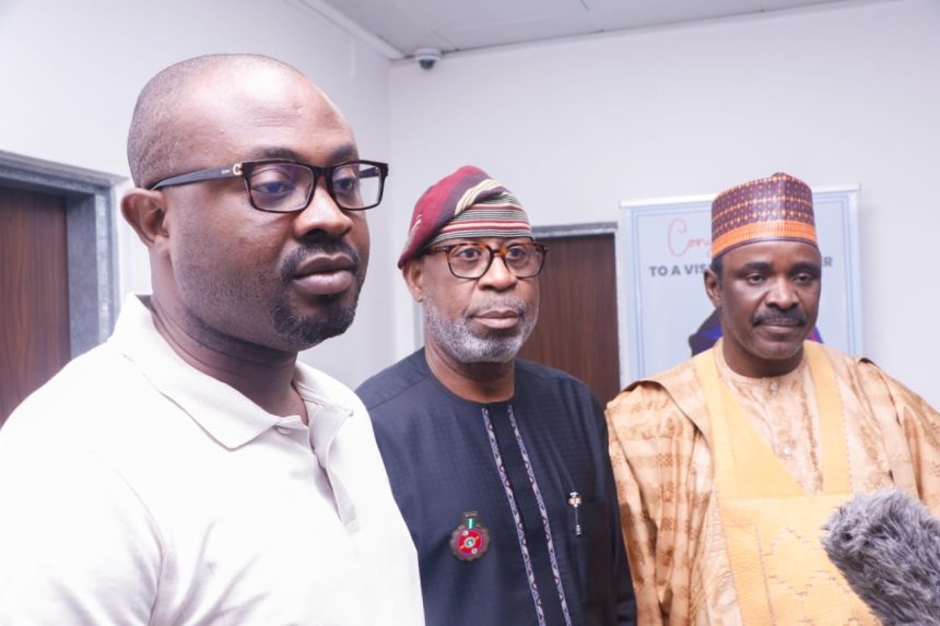 FG SUBSIDISES CHRISYMAS TRAVELS BY 50℅%, EFFECTIVE FROM TODAY.