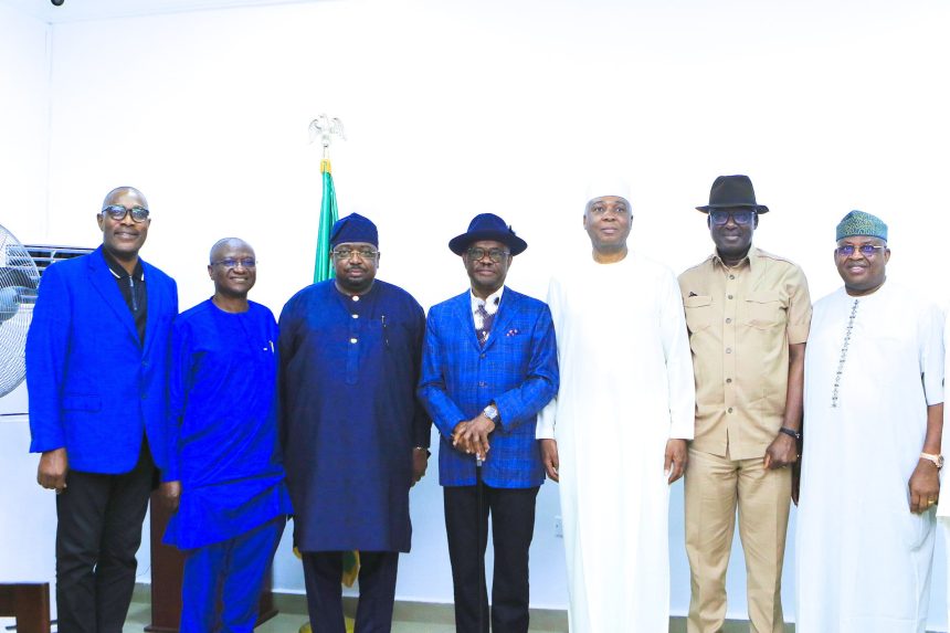 IMG-20240705-WA0139 FCT MINISTER COMMISERATES WITH SENATOR BUKOLA SARAKI OVER THE DEATH OF HIS MOTHER