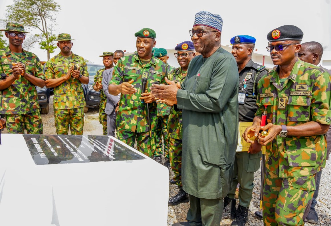 Gov AbdulRazaq Commissions Projects, Donates Vehicles to 22 Armoured Brigade in Kwara