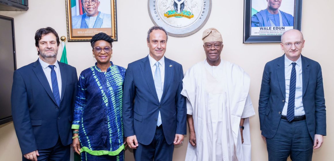 NIGERIA, FRANCE STRENGTHEN ECONOMIC TIES