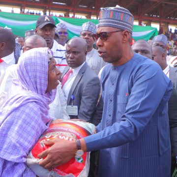 IMG-20250227-WA0036 Flood disaster: Zulum rolls out rice, grains for 250,000 beneficiaries