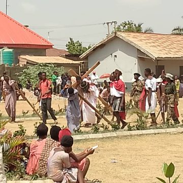 Holy Friday: Christians leaders, members weep at Sections of The Cross