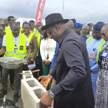 MINISTER OF AVIATION PERFORMS GROUNDBREAKING OF AIR PEACE MRO FACILITY IN LAGOS‎