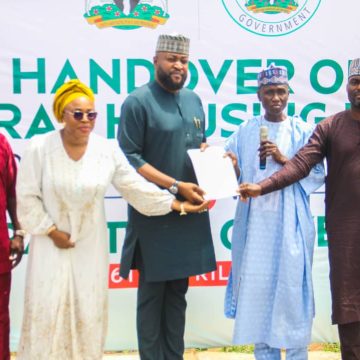 IMG-20260417-WA0092 FG Hands Over 200 Housing Units to Kwara State Government