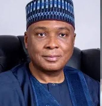 Saraki Donates Brand New SUV, Cash to Ilorin Chief Imam, Receives Prayers for Self, PDP Candidate