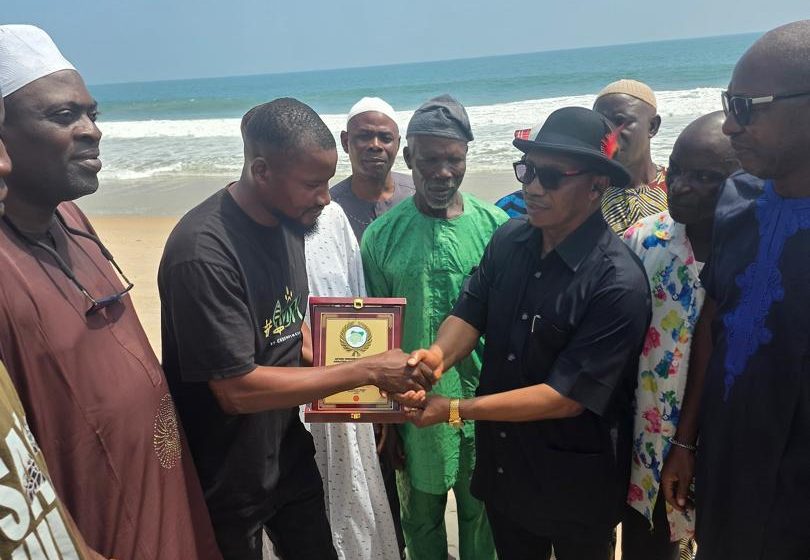 Leatherback Turtle Rescue: NESREA DG Presents Award to Baale of Okun Igando and Green Fingers Wildlife International